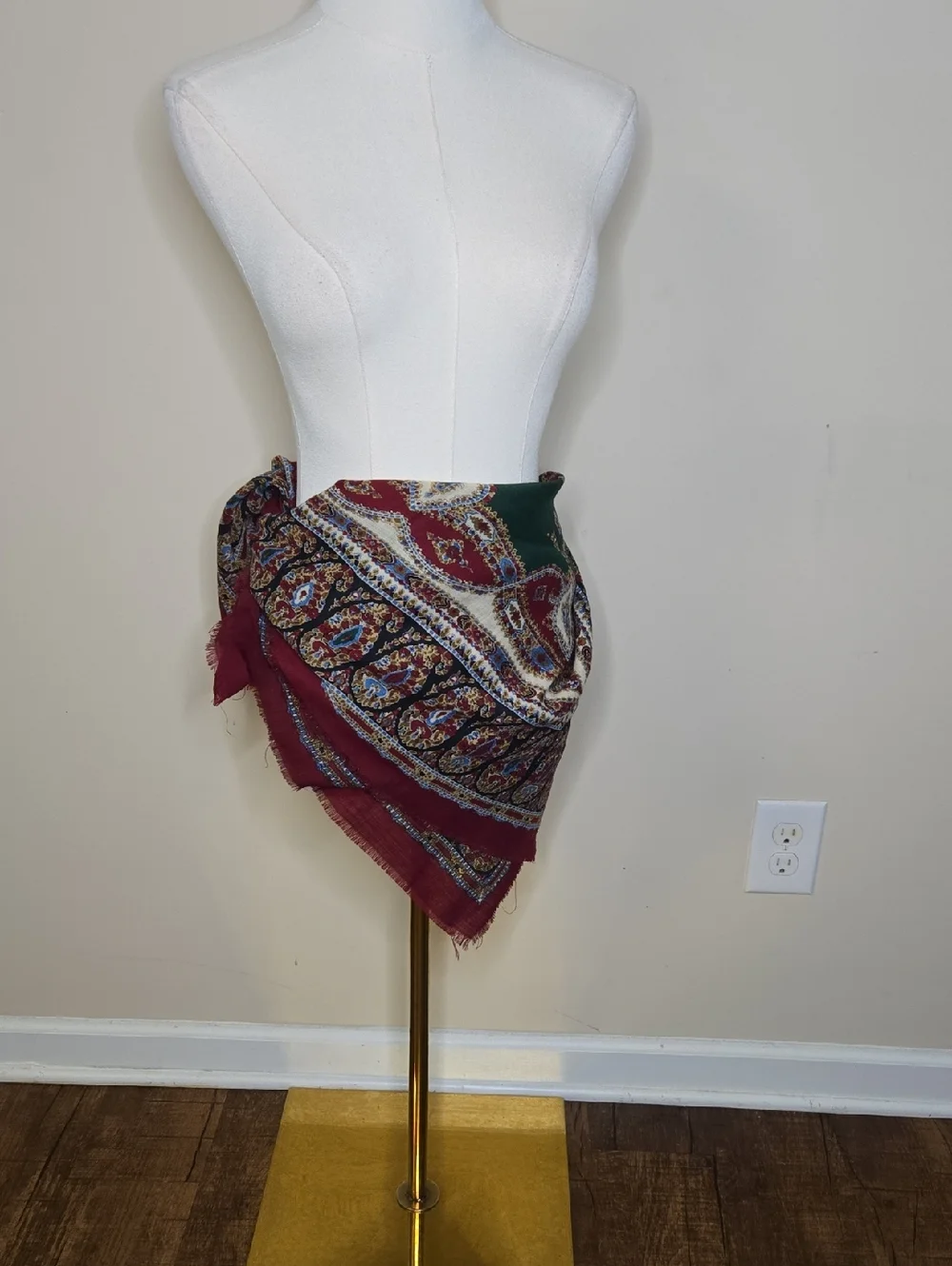 Club 7 by Echo Vintage Wool Scarf Red Green Paisley Old Money European Summer